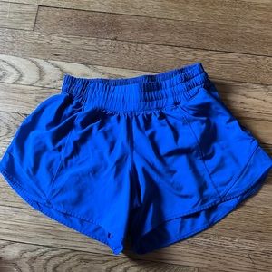Lululemon Hotty Hot Short 2.5” Size 4
